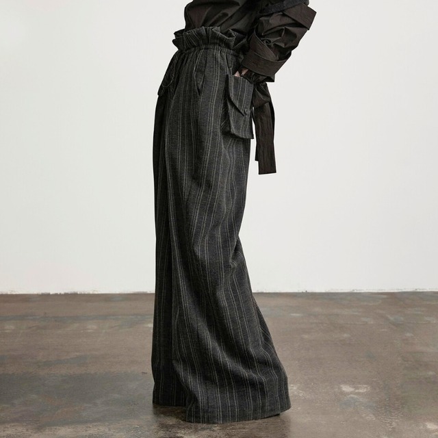 Pinstripe wide tuck pants C1489