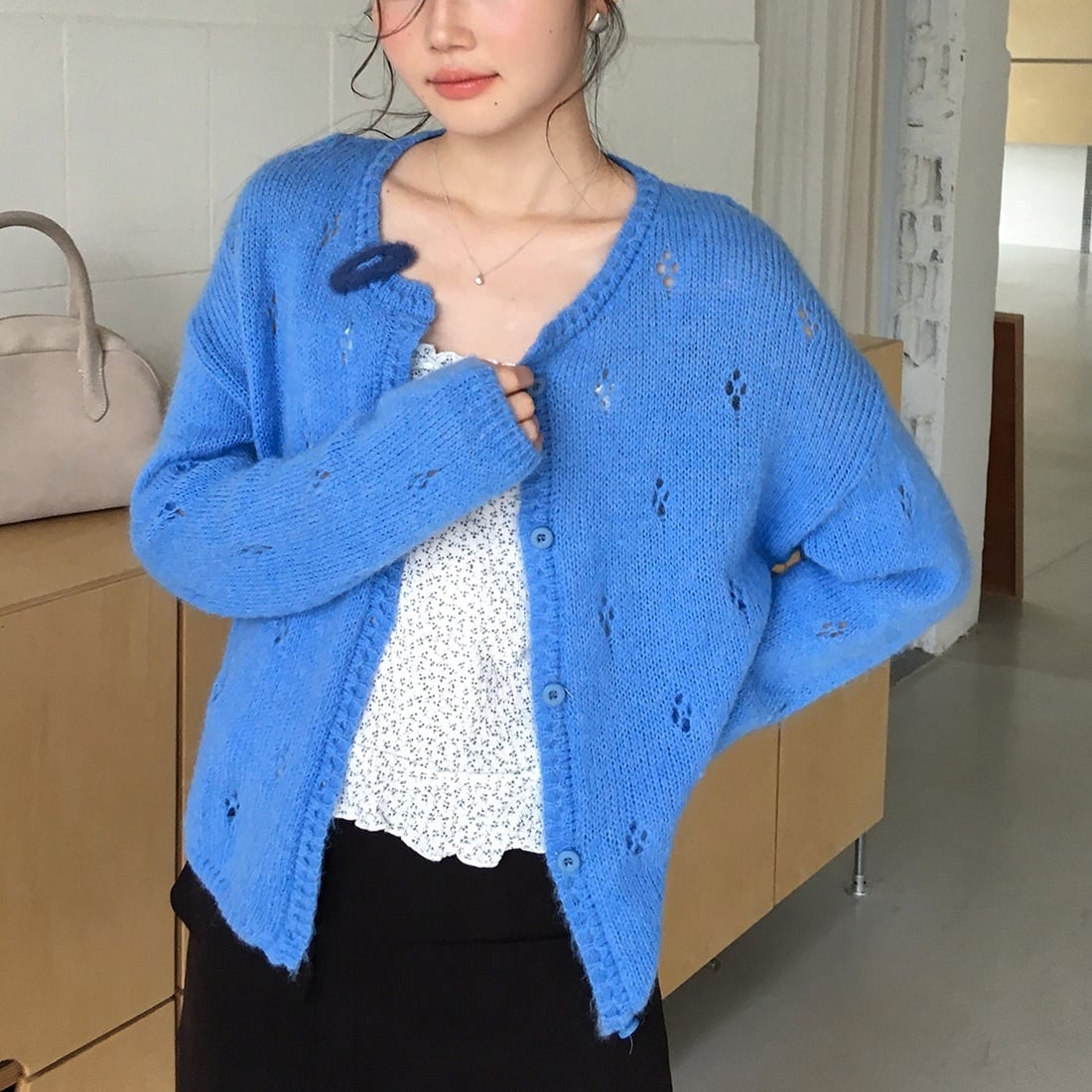 round neck eyelet knit cardigan m-0044