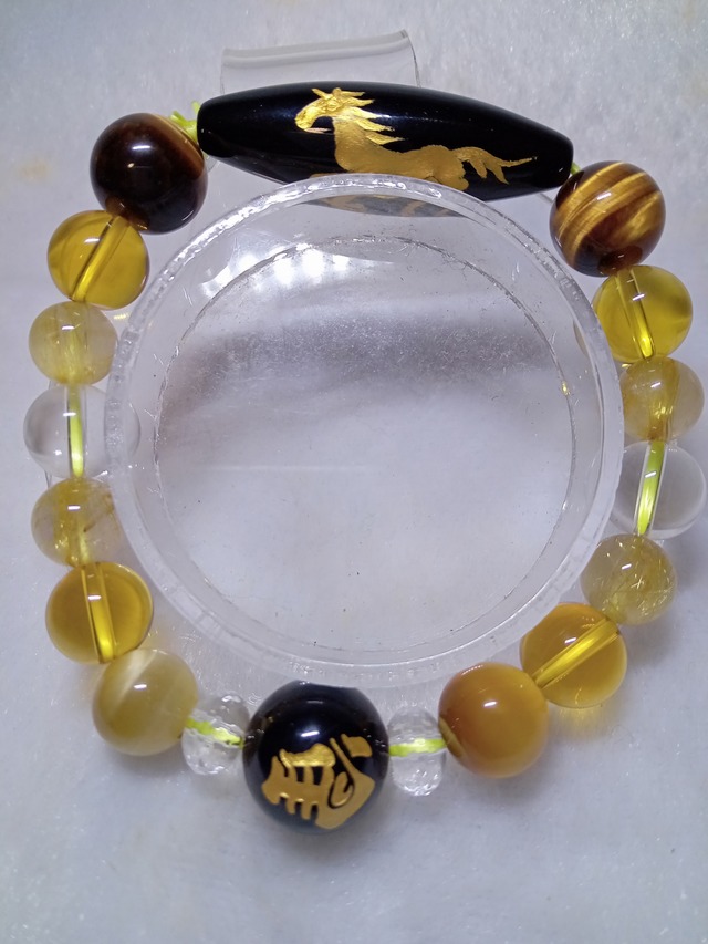 左馬ブレスレット～仕事　金運　恋愛も豊かな運気やスピード感を感じ駆け抜ける駿馬のイメージは、あなたの人生に勢いを与え、積極的に行動する気持ちを引き出してくれるでしょう。