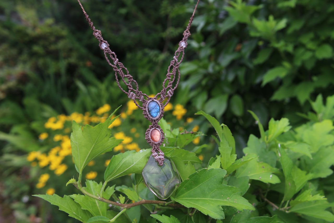Healing crystal & Sunstone & Labradorite  micro macrame necklace