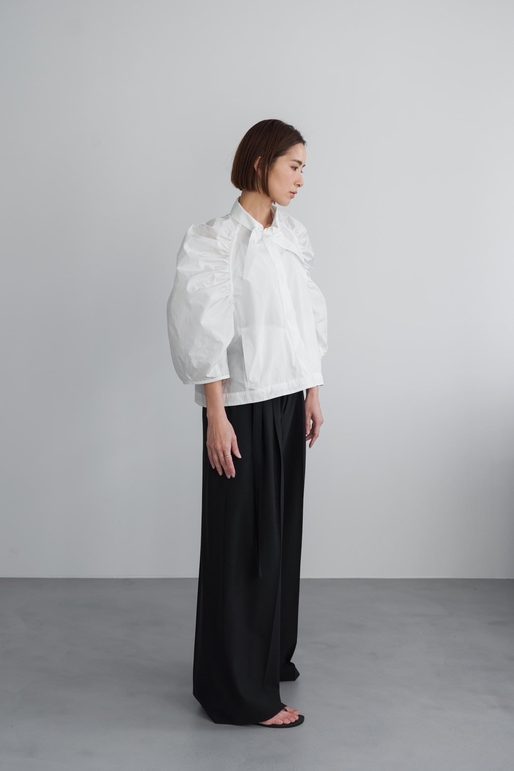 roughlow ブラウス　白 tie blouse(White) 8月下旬から9月上旬頃に発送予定 | roughlow
