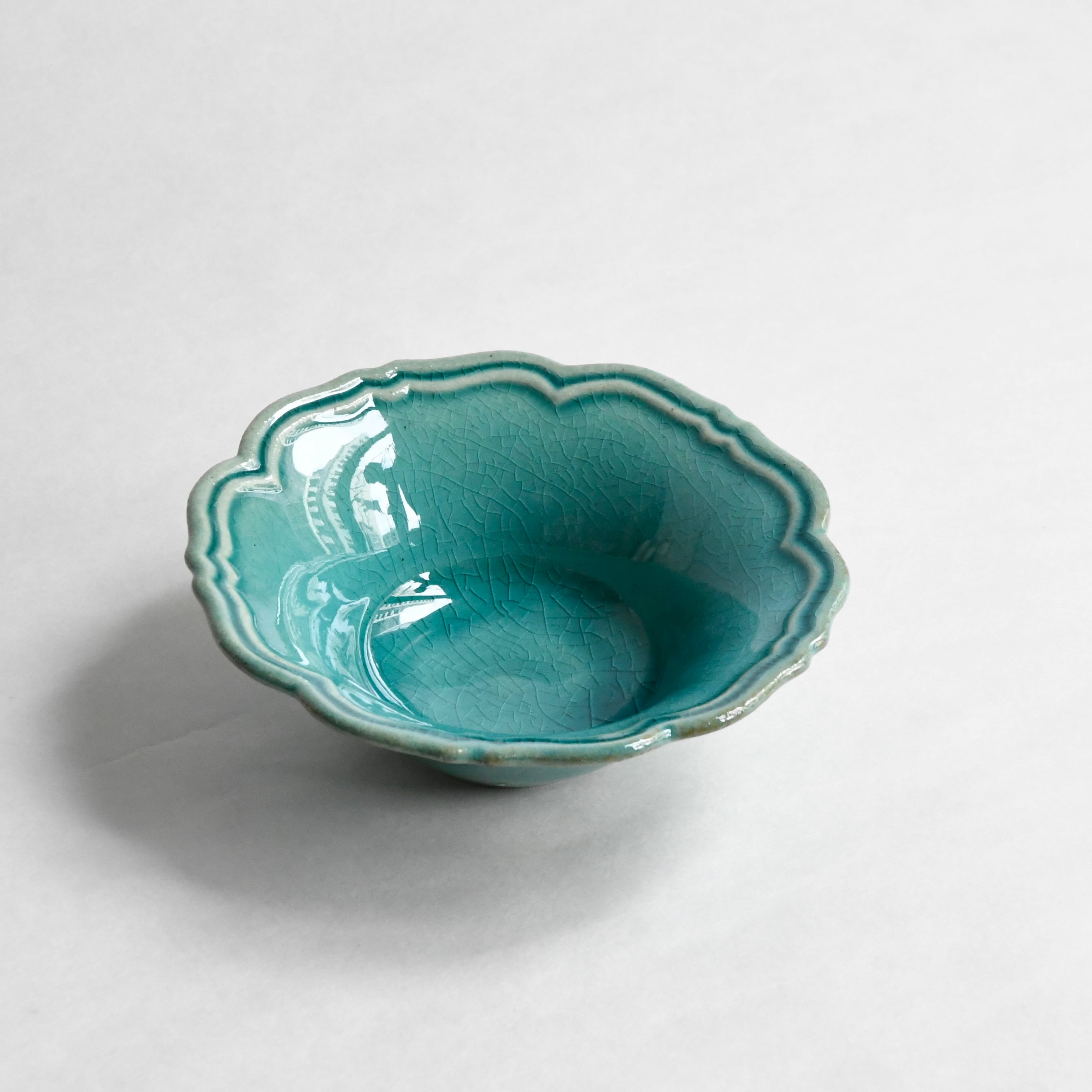 Awabi ware 輪花皿 S アイボリー | ソラノノオト