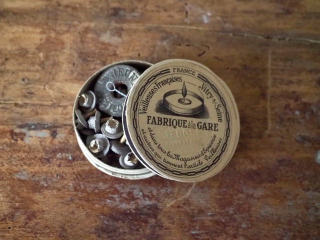 古い紙箱　Veilleuses Françaises