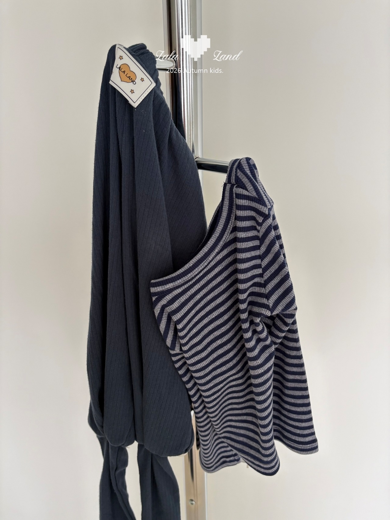 韓国子供服 / LALALAND / 26Autumn / ミューズ ストライプ Tシャツ / 秋服 / キッズ *XS~XL*