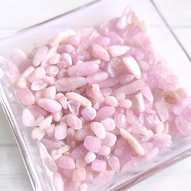 ミルキークンツァイト (30g) リチア輝石 天然石さざれ石 穴無しチップ