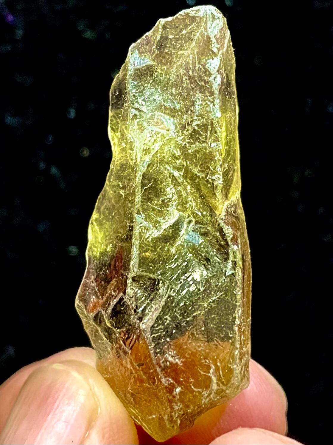 28) 変化・変容「オウロベルデ」原石