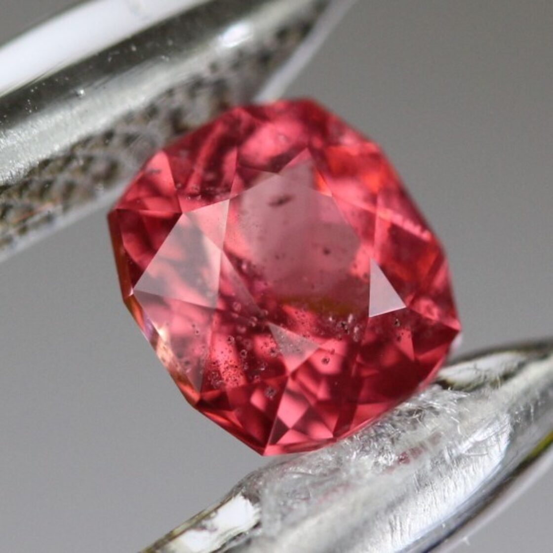 8月誕生石スピネル(ミャンマー産) 0.57ct. | Pay ID