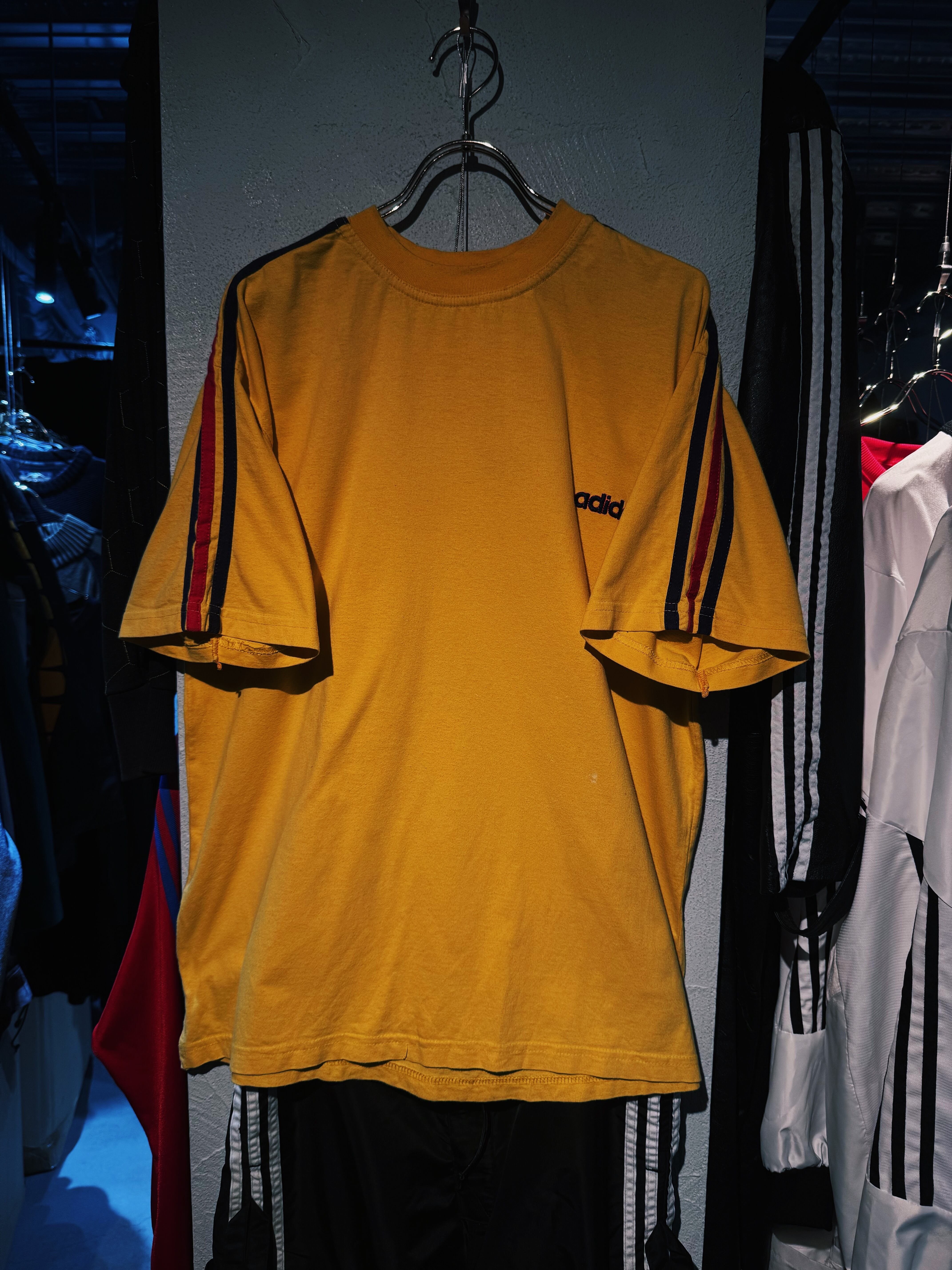 【D4C】80's vintage "ADIDAS" yellow color three stripes design S/S T shirt
