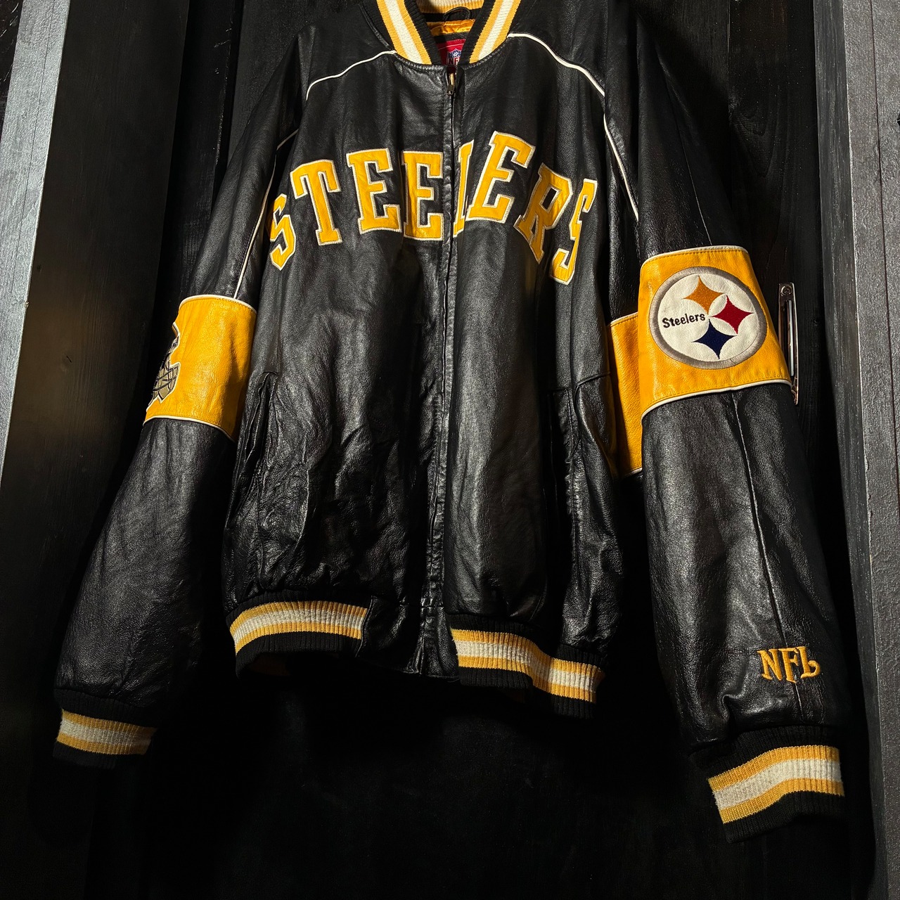 NFL STEELERS 本革　レザージャケット　ブラック×イエロー　XL