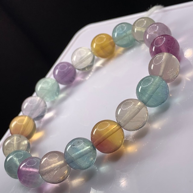 f107 色合いが美しく、透明度有り☆フローライトブレスレット