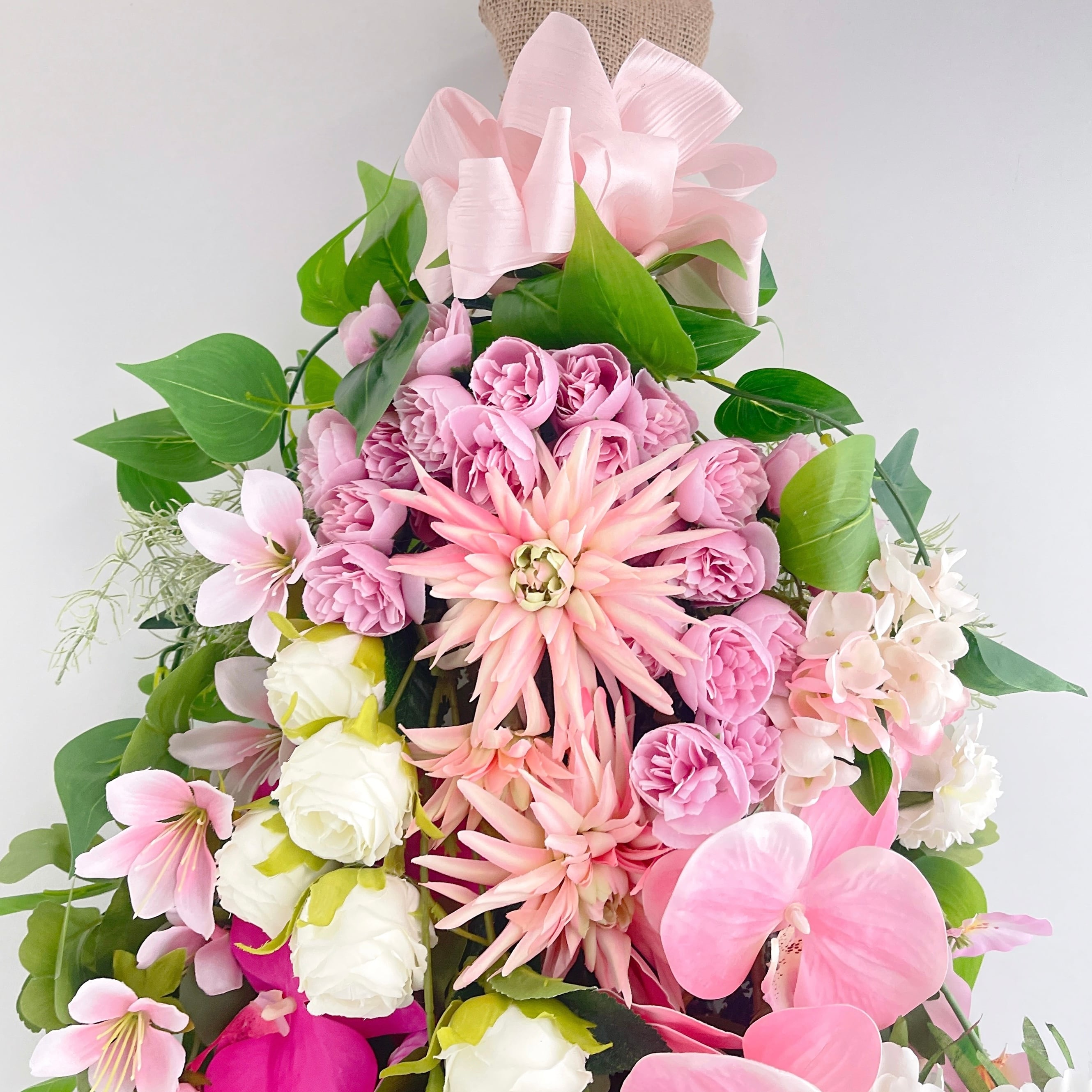 胡蝶蘭の華やかなフラワースワッグ 光触媒フラワー 開店祝いや誕生日や