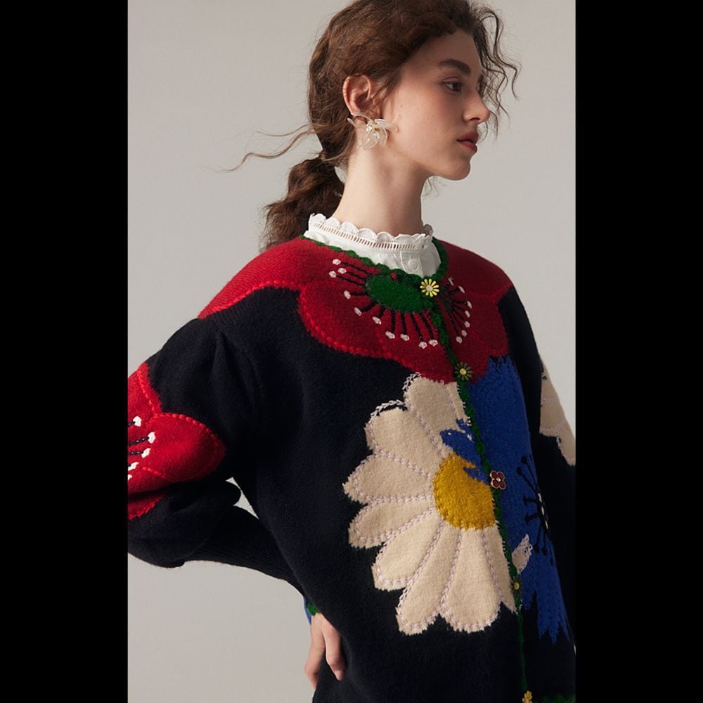 Blumarine ブラック カーディガン 立体花刺繍 Blumarine ブラック カーディガン 立体花刺繍