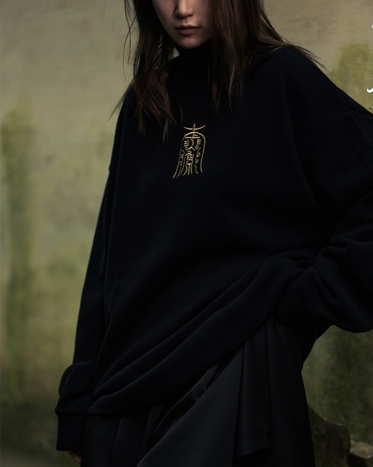 Embroidered High Neck Sweatshirt 2color【G1068】