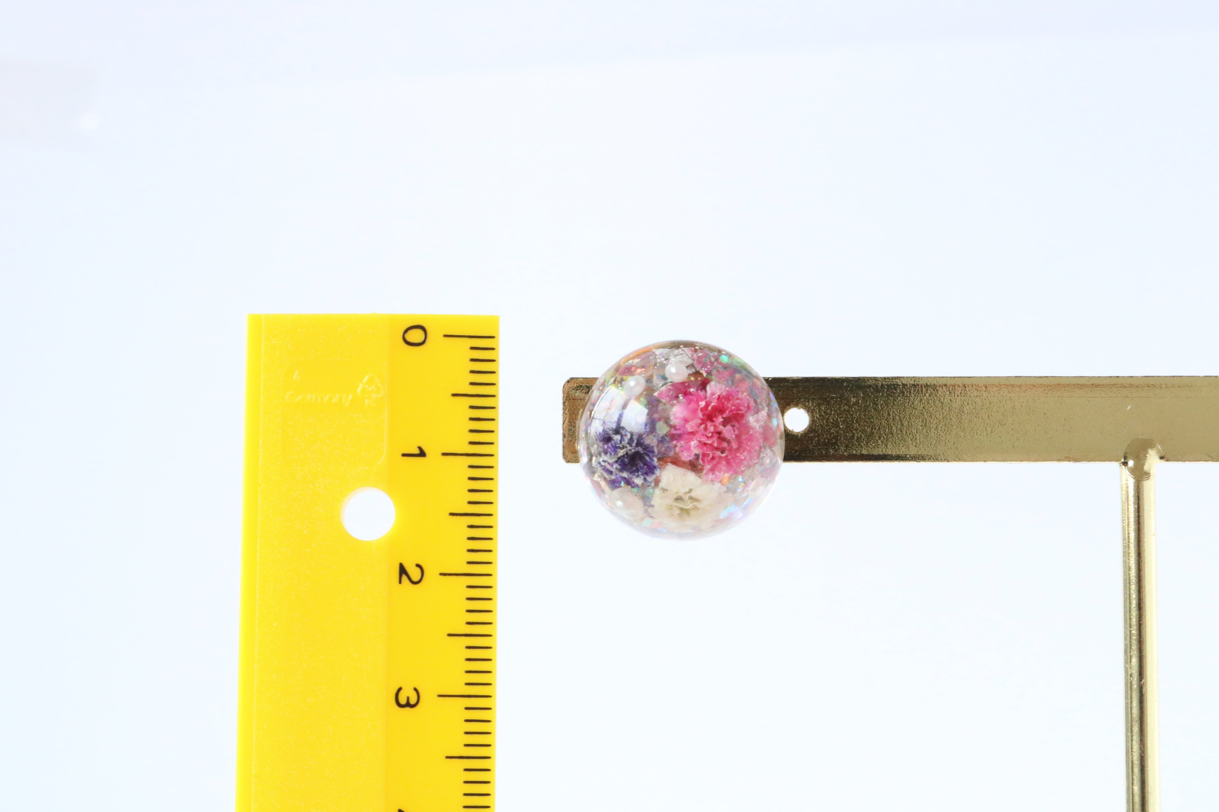A-33 ドライフラワー レジンピアス | Amulet