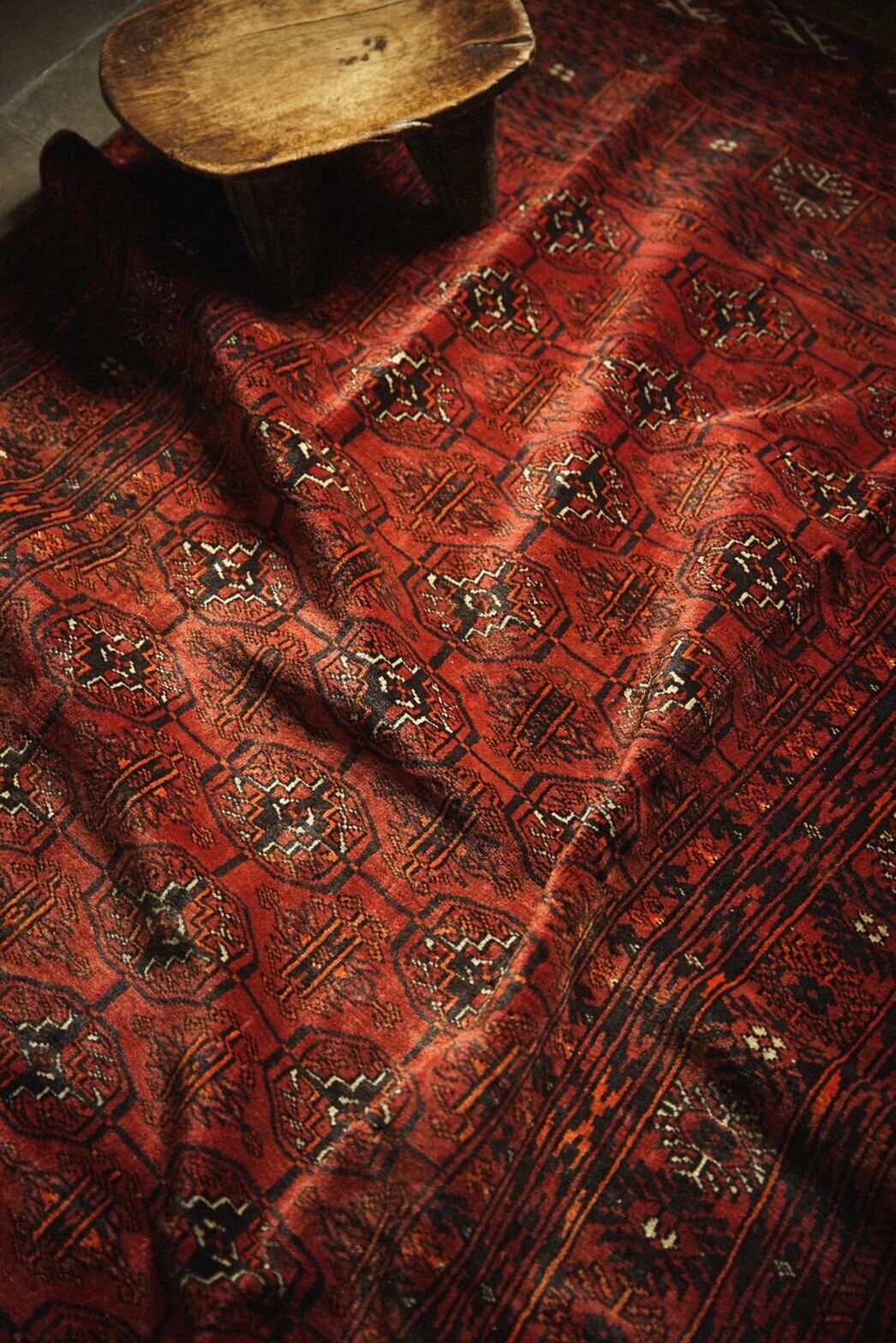 668-Vintage Turkmen rug