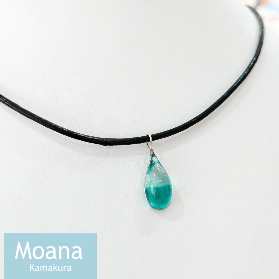 ドロップチョーカー(Black) Crystal Emerald | 鎌倉・小町のガラス