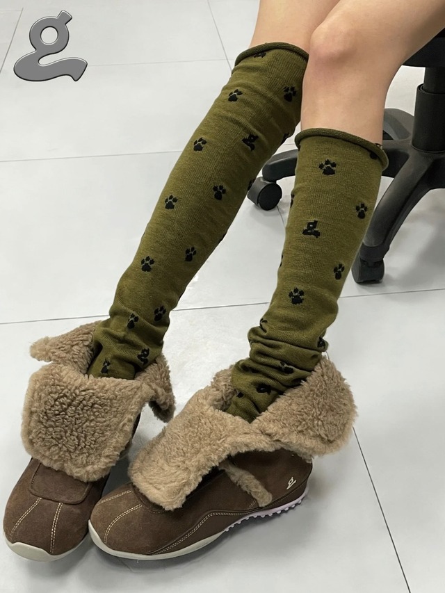 GRAPE Olive Brown Paw-Print Stirrup Slouchy Wool Leg Warmers