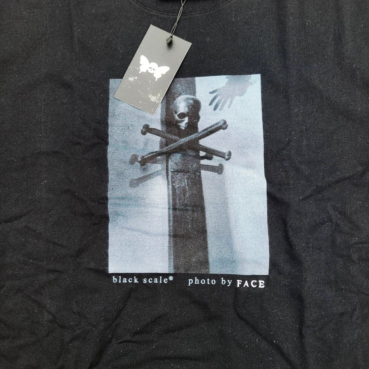 BLACK SCALE × FACE TEE "SKULL×BONES"