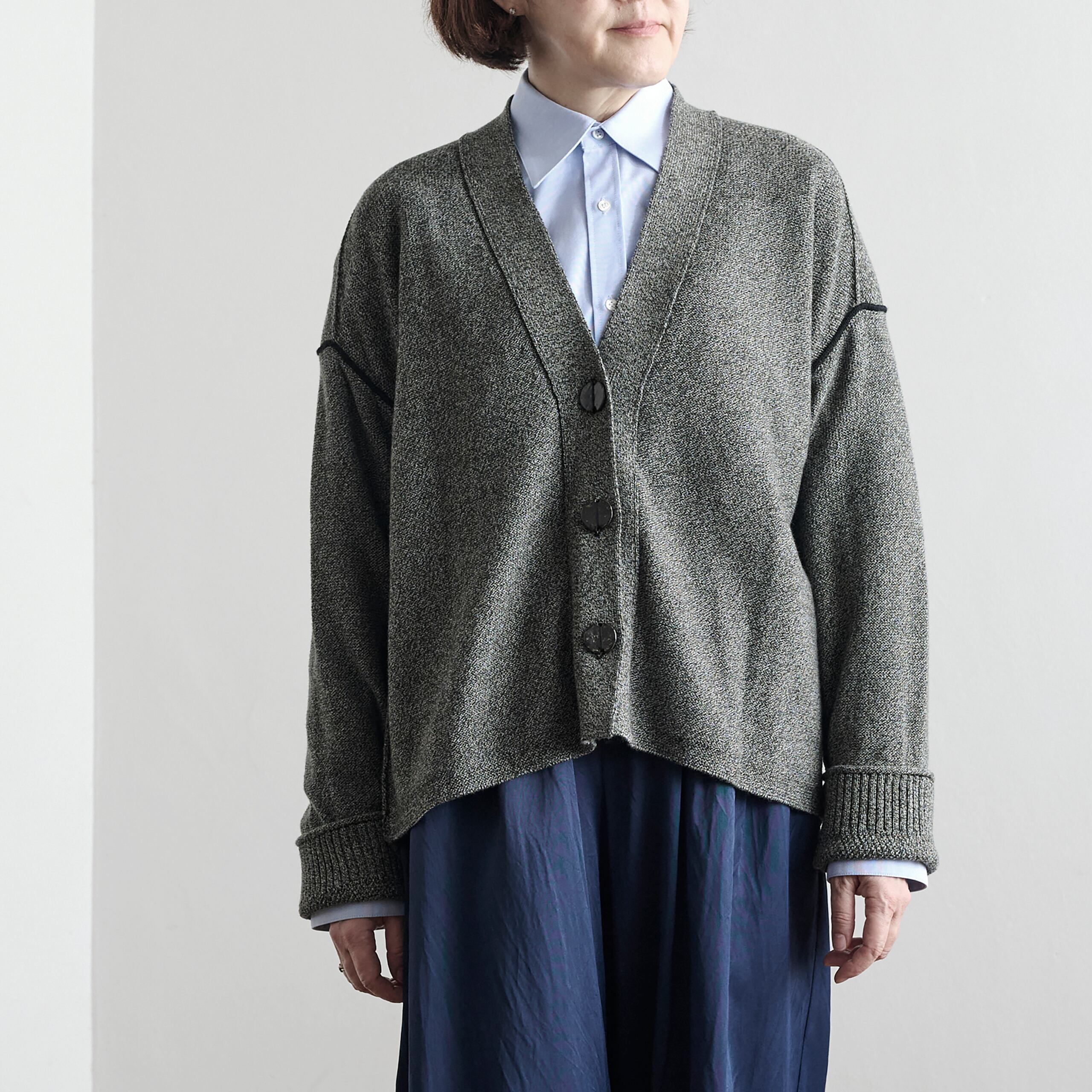 ONICA オニカ Cotton-Wool Cardigan oni058 Black mix | les trois