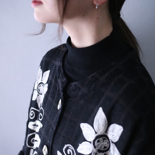 "刺繍×花" monotone coloring XXXX over silhouette jacket