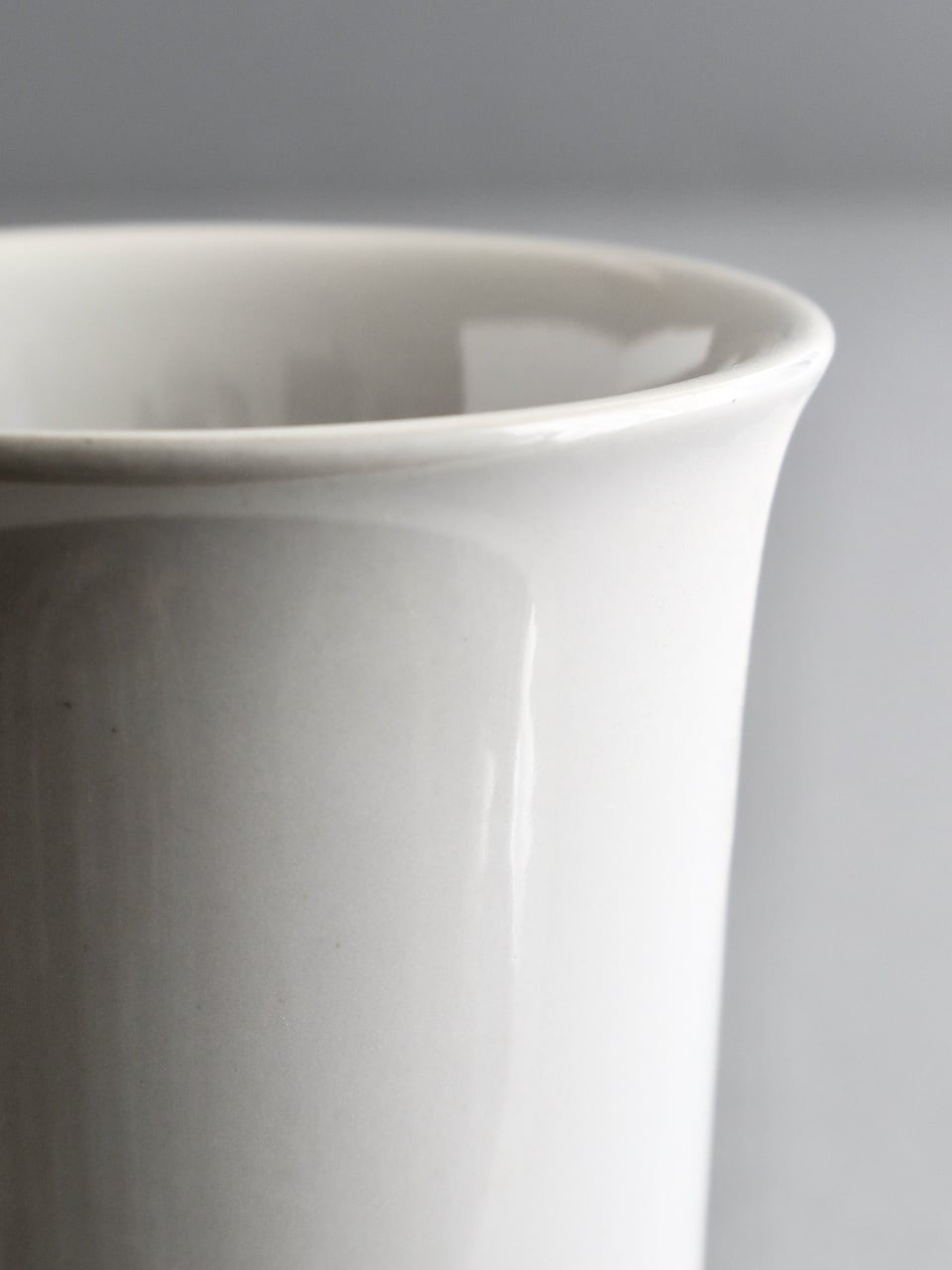 歯磨き用のコップ / Tumbler White Porcelain ZANGRA | Sensitivity