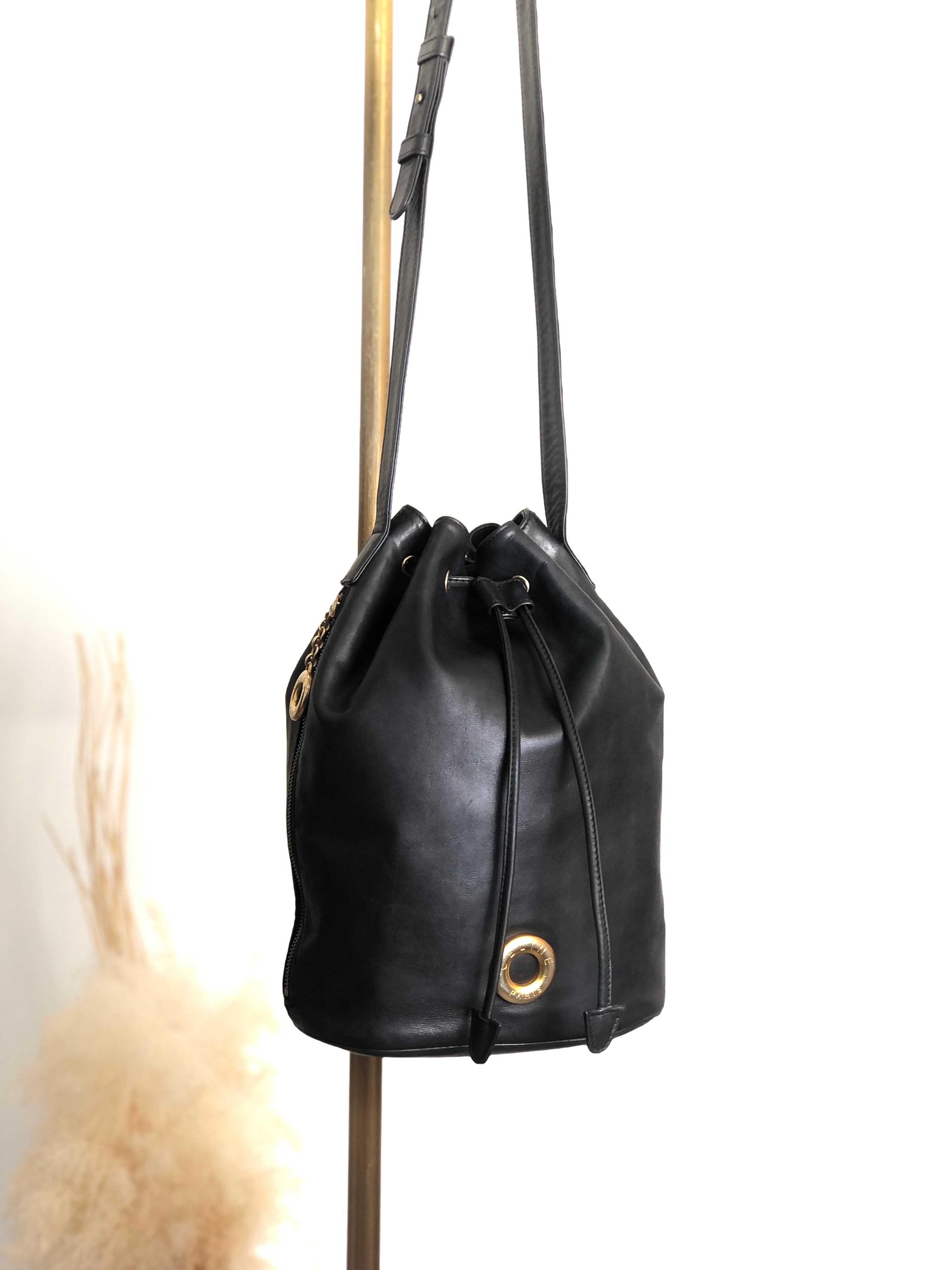 CELINE セリーヌ ショルダーバッグ ブラック ロゴサークル レザー 巾着