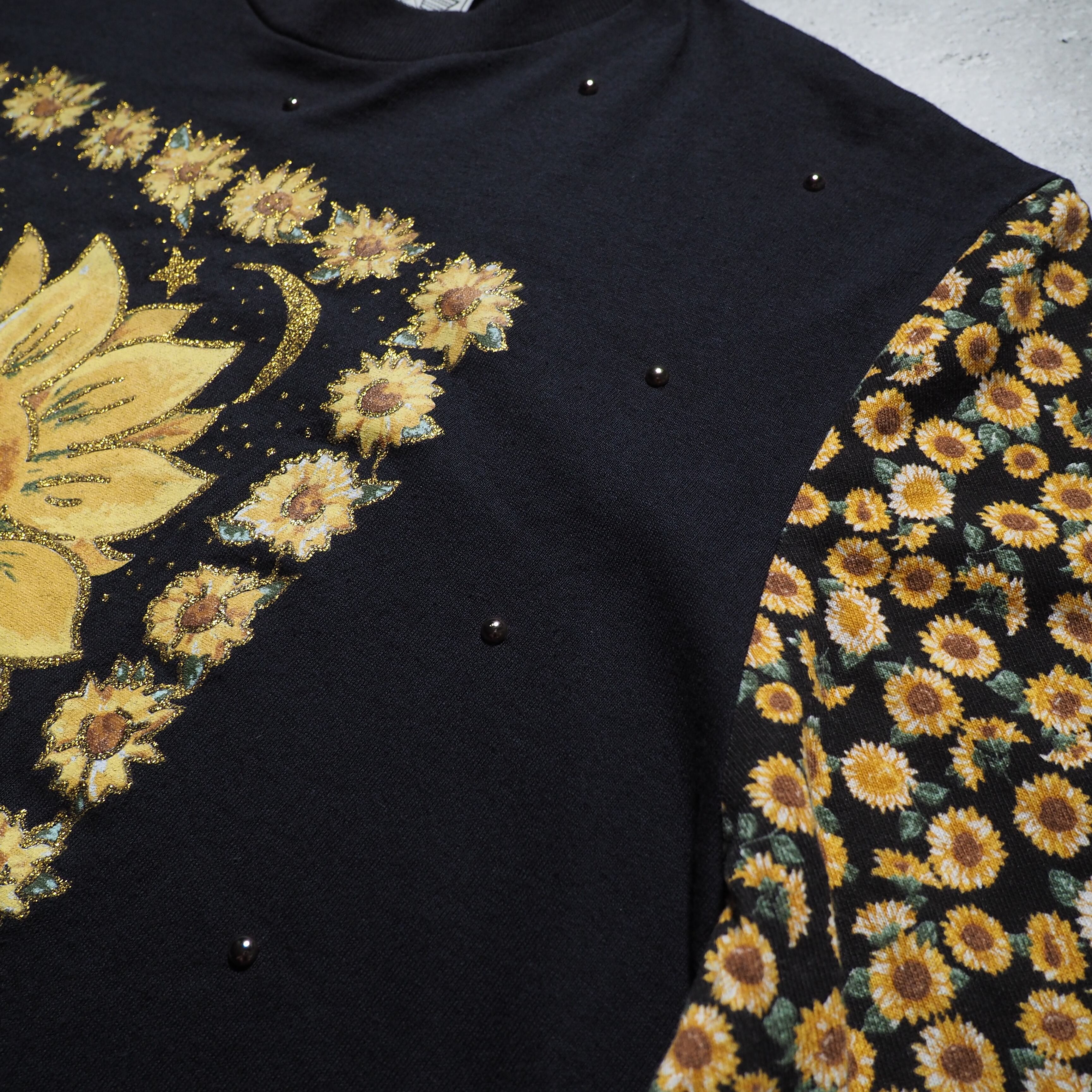 1990s ” Sun flower ” painted vintage loose SS Tee (made in usa)