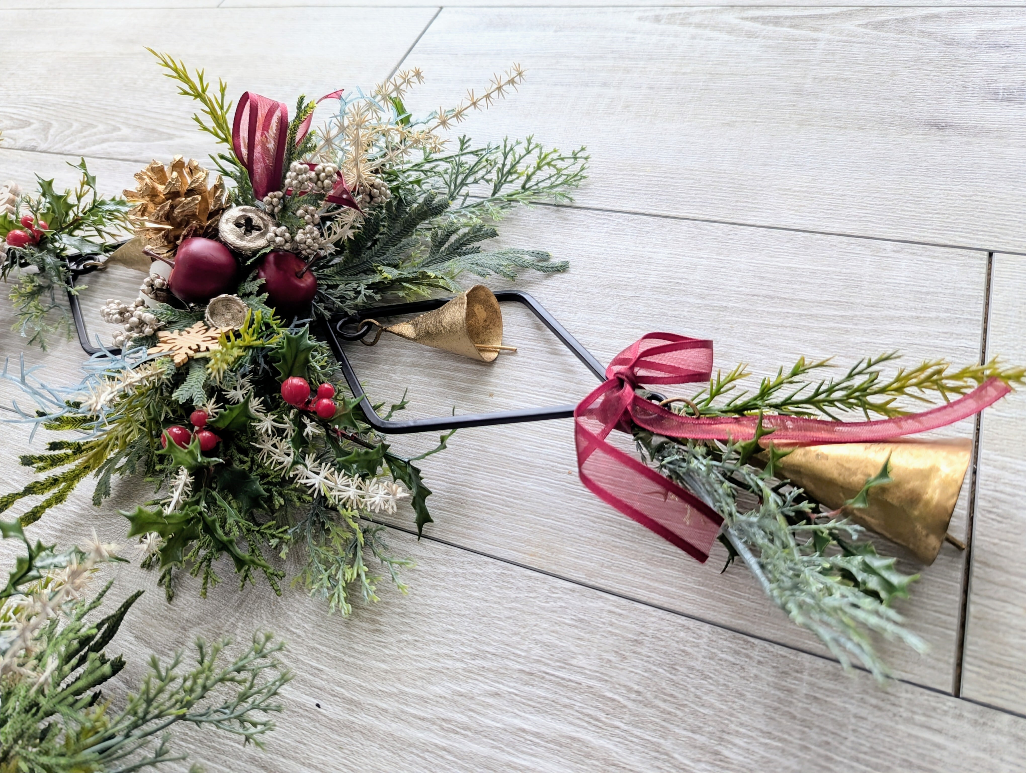 再販〗Christmasアイアンベルのアレンジメント＊トリプルドロップ