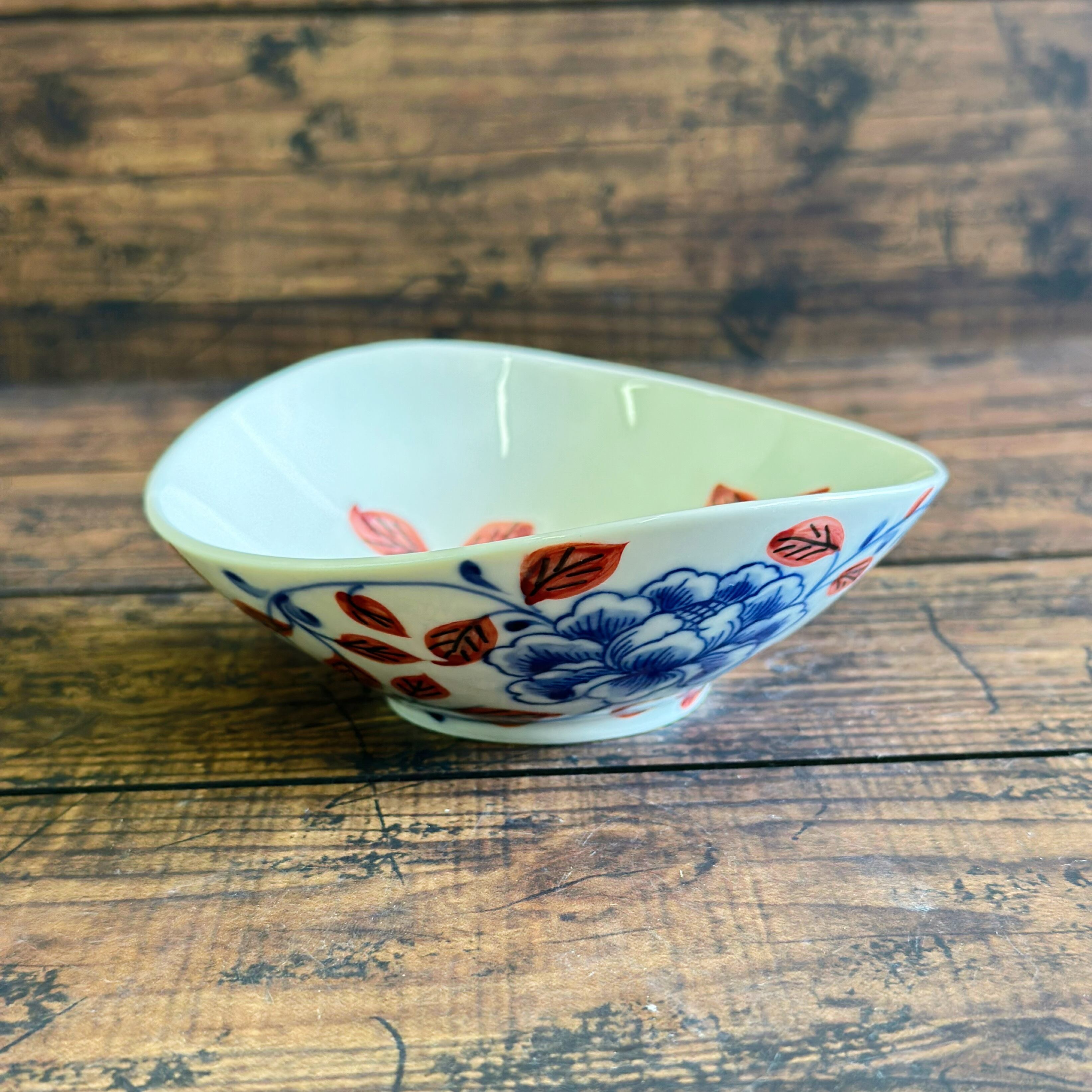 新品 ベトナム バッチャン焼き 花柄 鉢ボウル ベトナム バッチャン焼き 牡丹柄 中鉢 | tazukka（タズッカ）ベトナム雑貨
