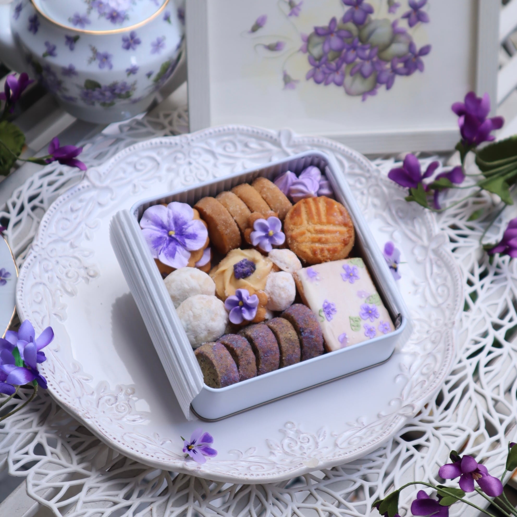 すみれのクッキー缶 | Maison de pâtisserie GRACIL FLORA