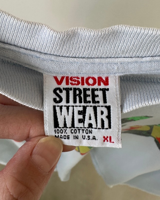 -VISION- Vintage 80s XL Print T-Shirt made in USA
