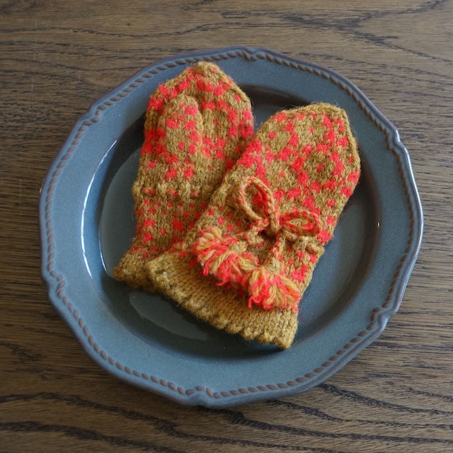 エストニア　手編みのミニミトン