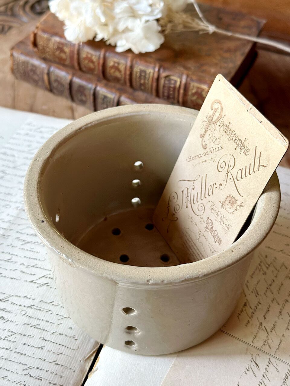 フロマージュ用水切りポット 陶器の入れ物 チーズ | Brocante de La