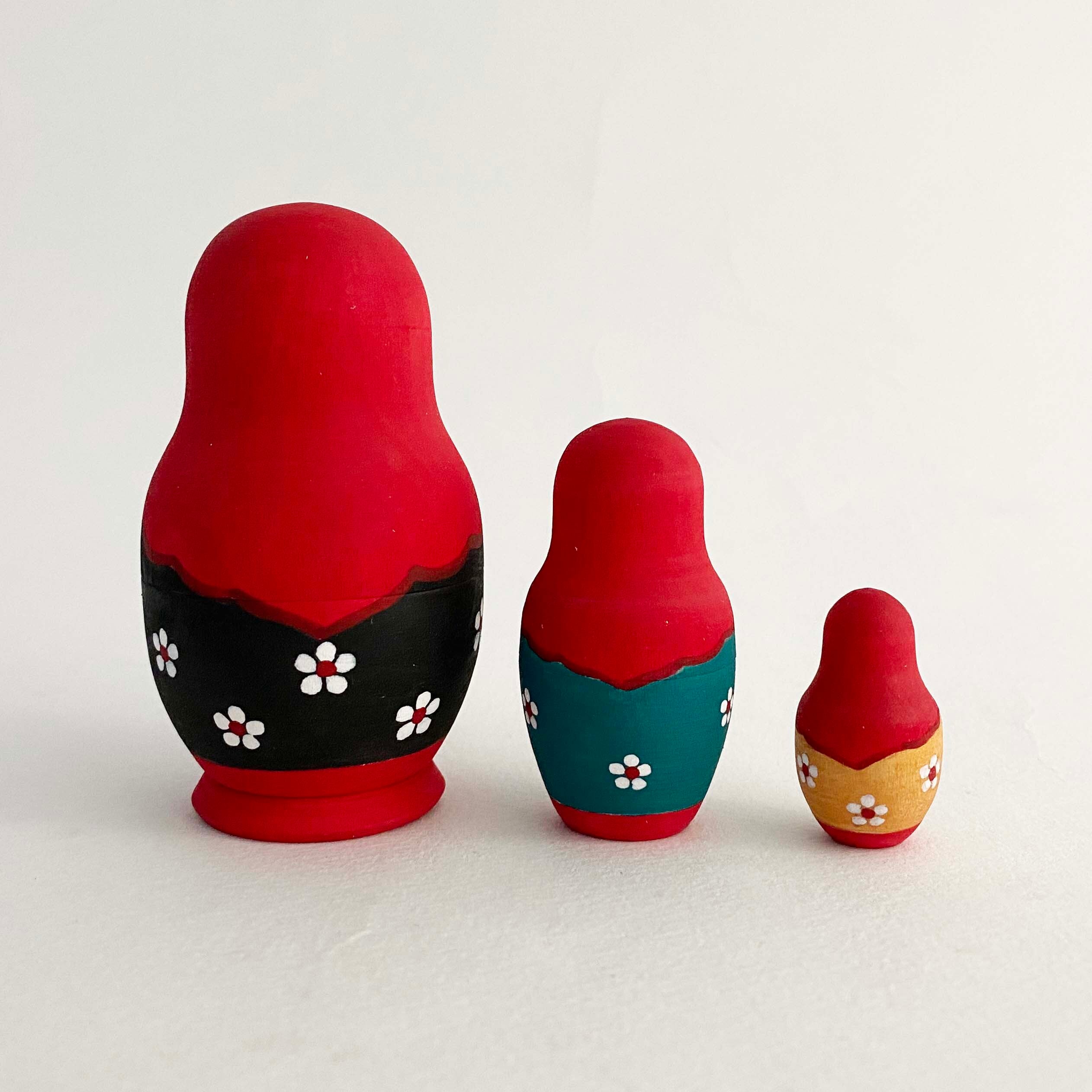 エカテリーナさんのマトリョーシカ（黄色の実 / 大3個組）