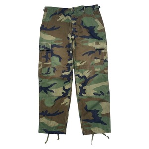 U.S. ARMY WOODLAND CAMO BDU CARGO PANTS SIZE MEDIUM SHORT (USED)