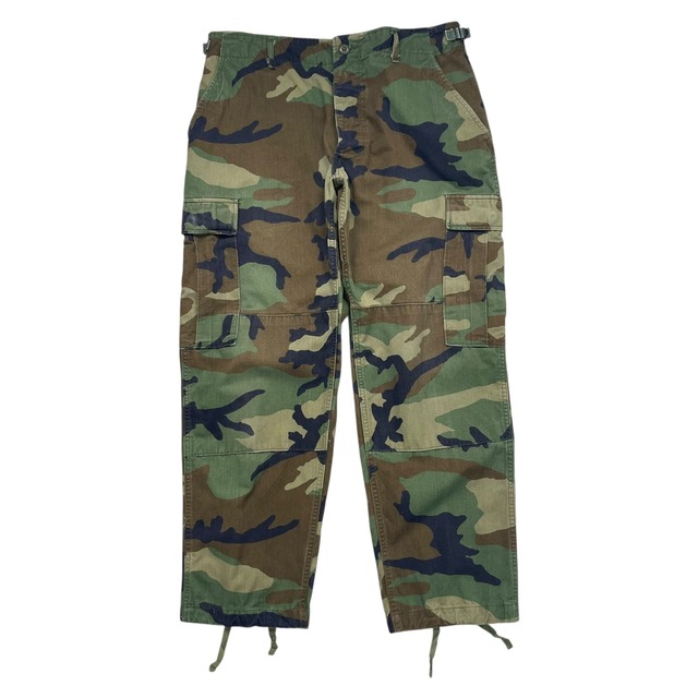 U.S. ARMY WOODLAND CAMO BDU CARGO PANTS SIZE MEDIUM SHORT (USED)