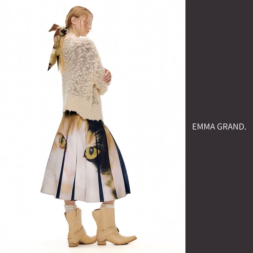 月明かりに宿る、猫の肖像プリーツスカート E00641 | EMMA GRAND