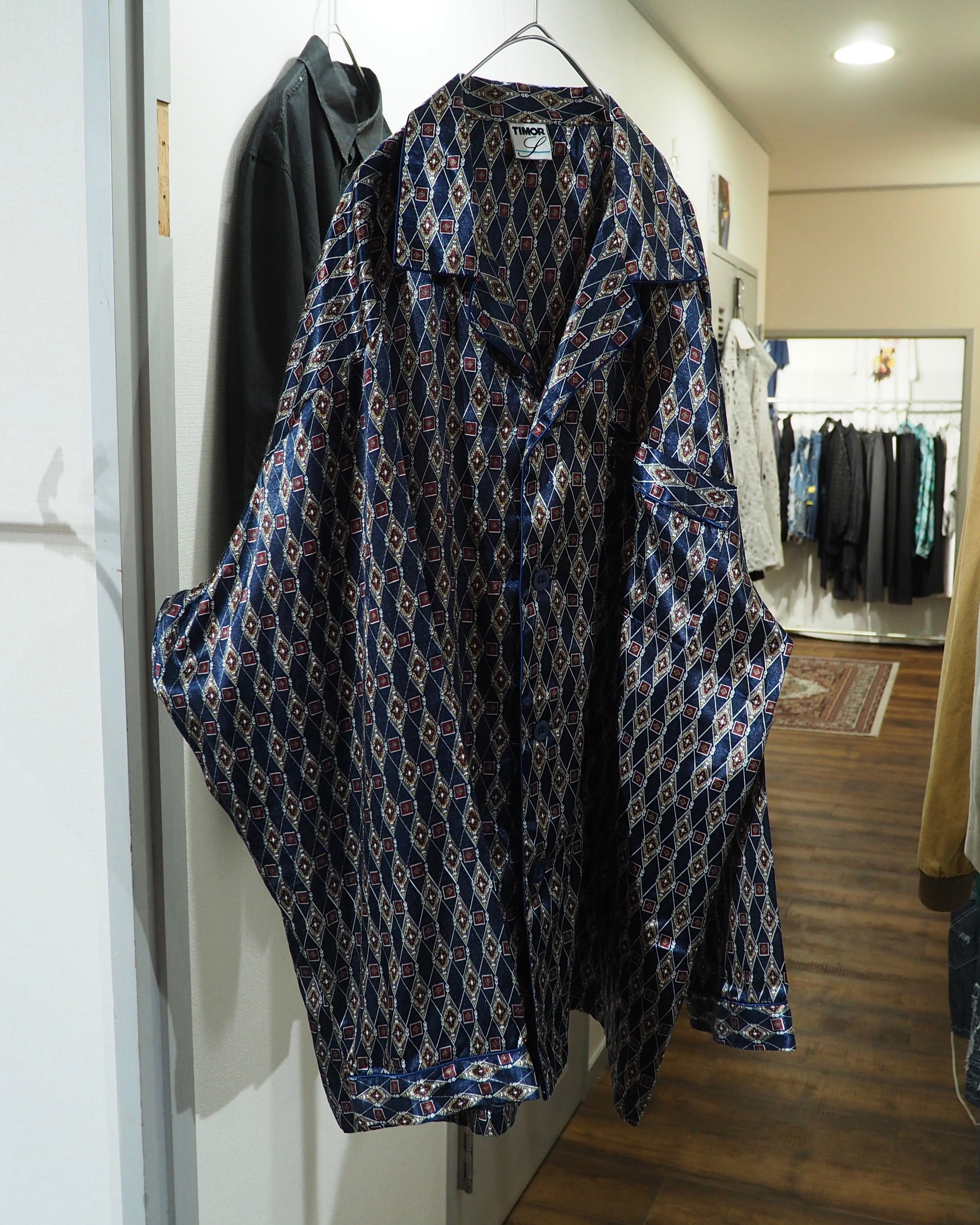 Beautiful Old Luxury Art Pattern Vintage Drape Loose Open Collar Shirt