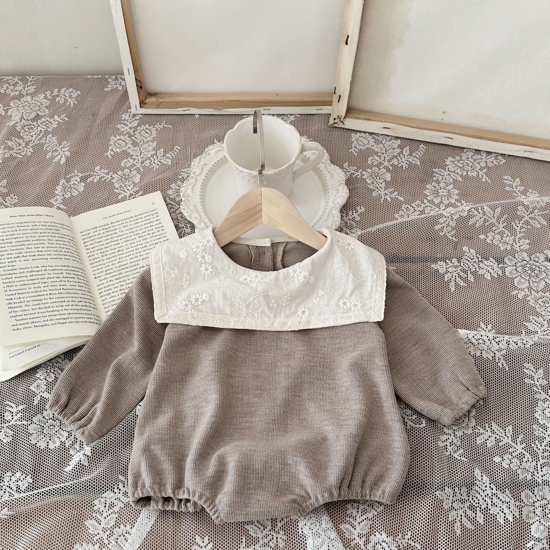 【BABY】秋新作 ナチュラルブラウンロンパース