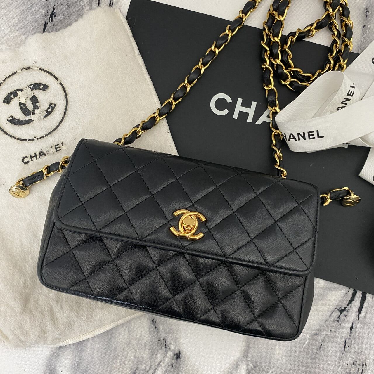 シャネル CHANEL ショルダーバッグ ラムスキン