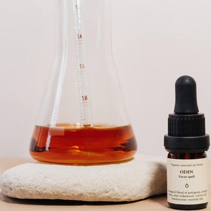 【国内便】Smells like spells　エッセンシャルオイルブレンド 単品　