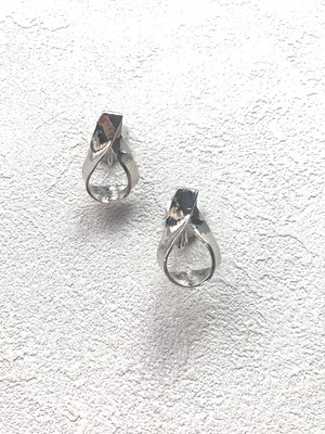 mebius earrings