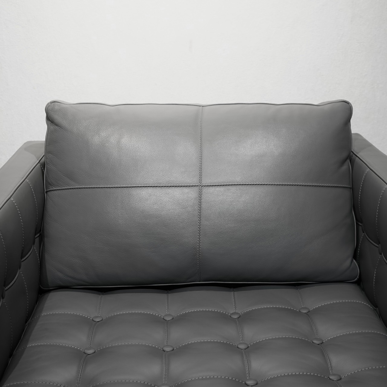 Cassina カッシーナ VOLAGE ヴォラージュ 1人掛け ソファ 1Pソファ パーソナルチェア 本革 レザー グレー モダン ホテルライク ラグジュアリー