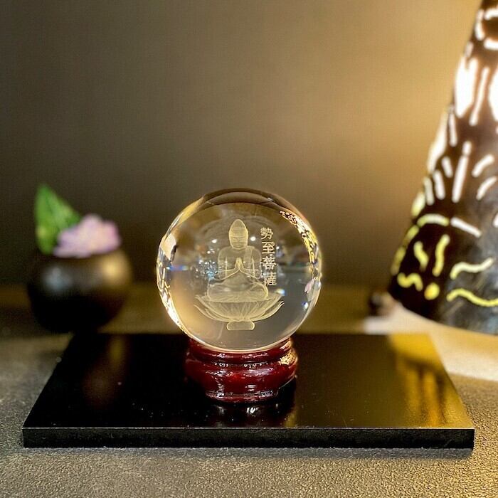 レーザー彫水晶 天然水晶柱 高さ8cm 奥行5cm 六面 勢至菩薩 10y5- レーザー彫水晶 天然水晶柱 高さ8cm 奥行5cm 六面 勢至菩薩 10y5-