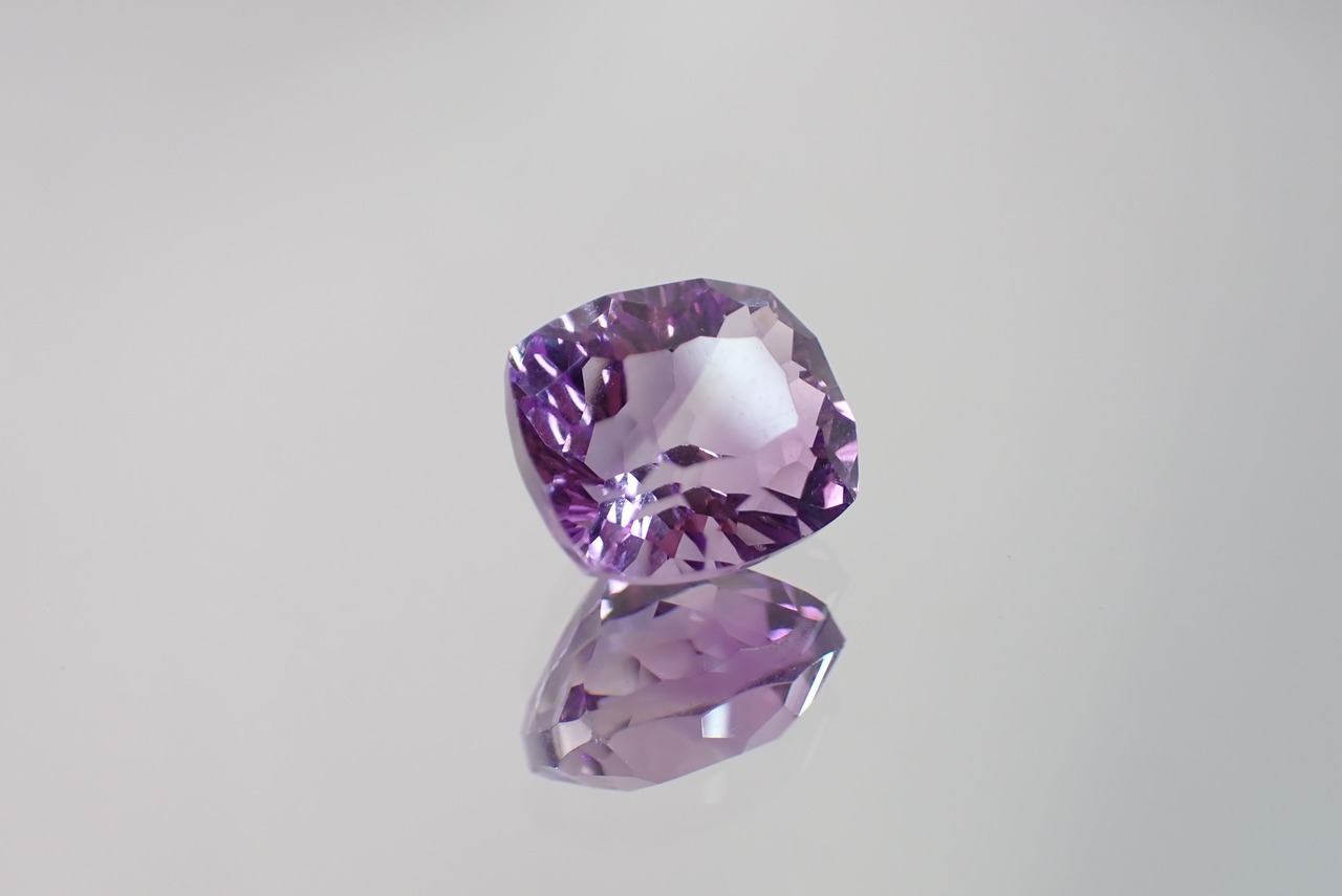 アメジスト（コンケーブカット）　5.94ct　[C3‐422]