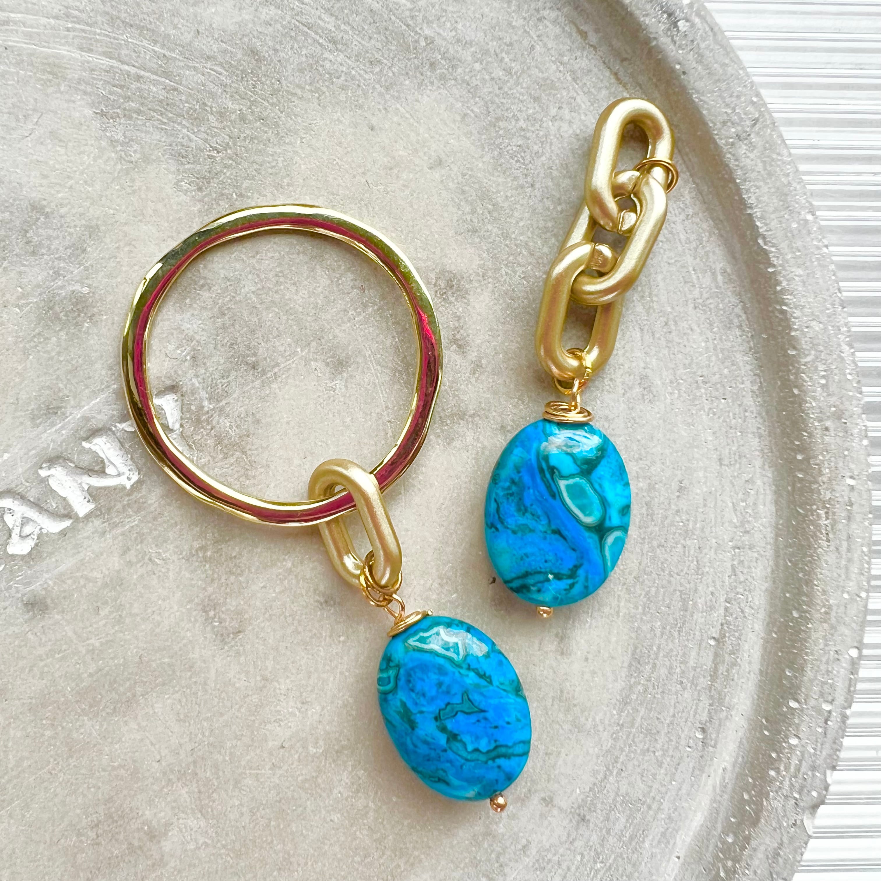 天然石チャームのエスニックターコイズブルーピアス・イヤリング