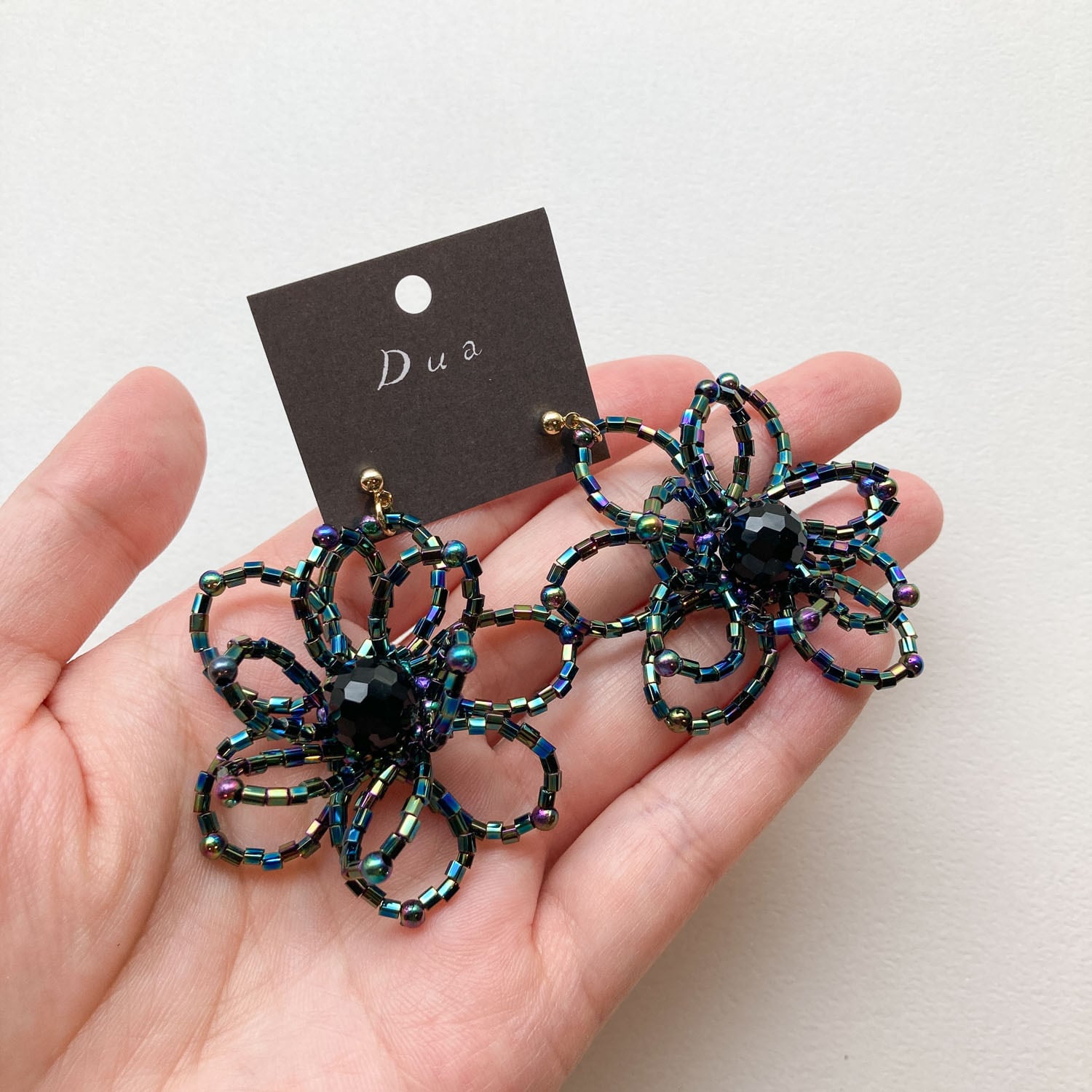 Duaオリジナル ビーズフラワーパーツのゆらゆら〈ピアス/イヤリング