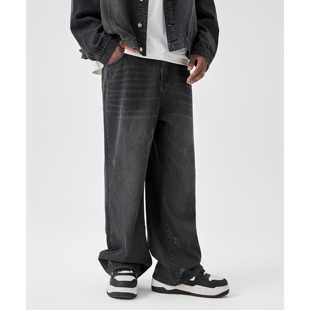 ウォッシュドブラックデニムパンツ（別売りでセットアップのジャケットあり）　936