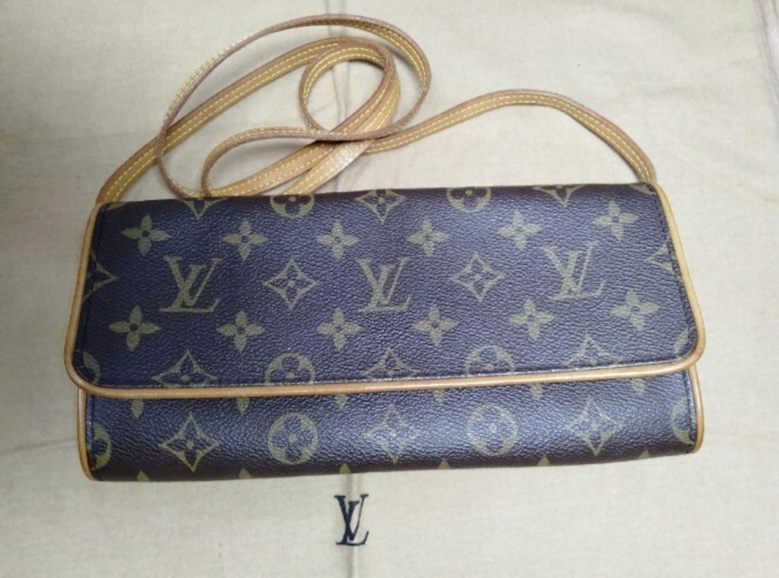 廃盤】 LOUIS VUITTON ルイヴィトン LV モノグラム ポシェットツインGM 