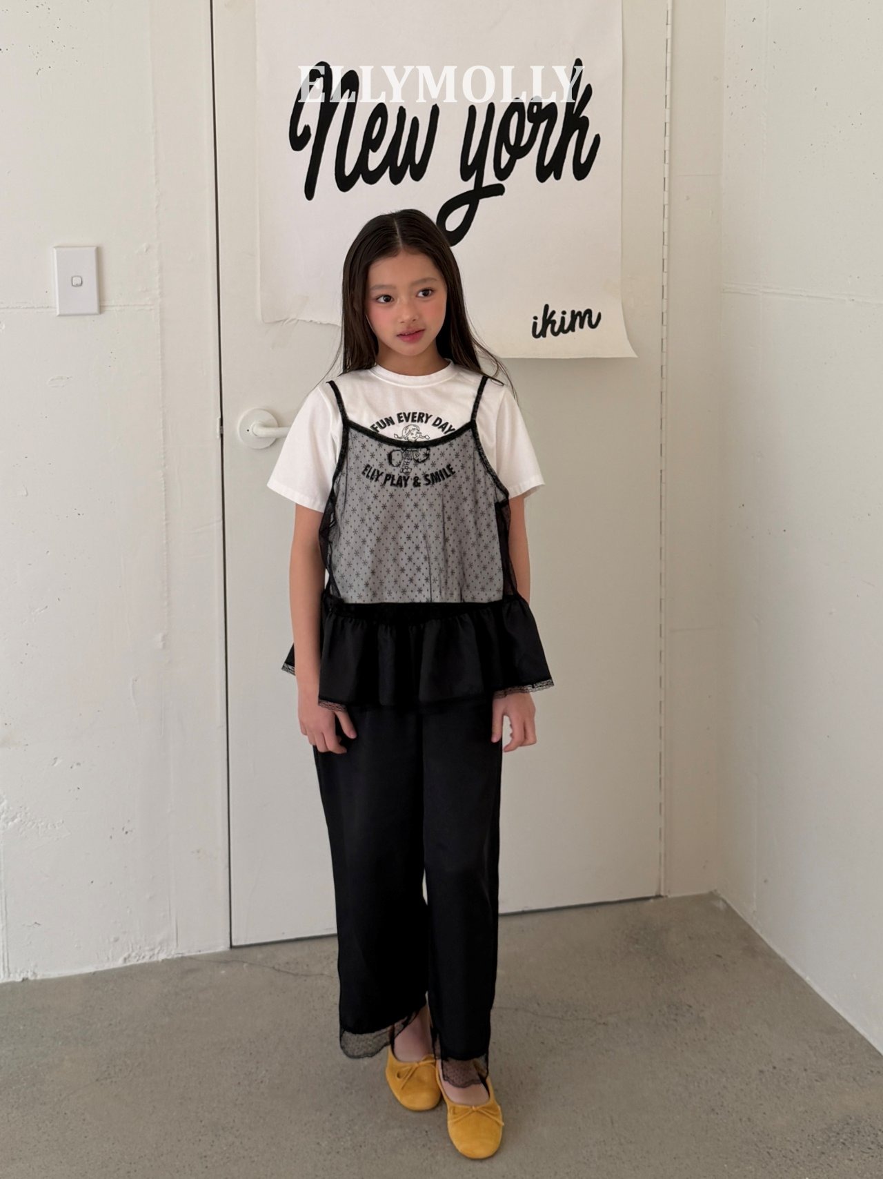[ELLYMOLLY] Swing Silhouette Bust Tee / [엘리몰리] 스윙실루엣뷔스티에